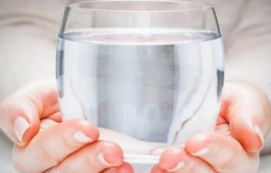 Uống 1 cốc nước vào buổi sáng hàng ngày, cơ thể sẽ có 4 thay đổi này trong thời gian ngắn